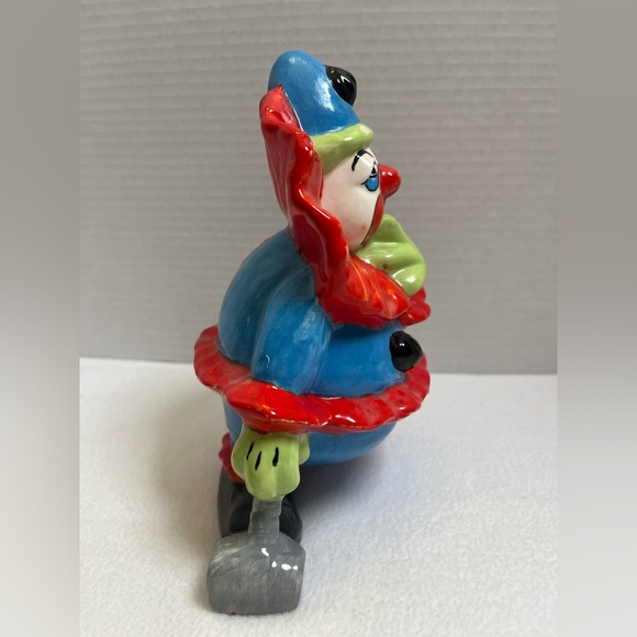 Vintage Ceramic Circus Clown Figurine Hand-Painted Colorful Glossy Decor 7” - Picture 4 of 6